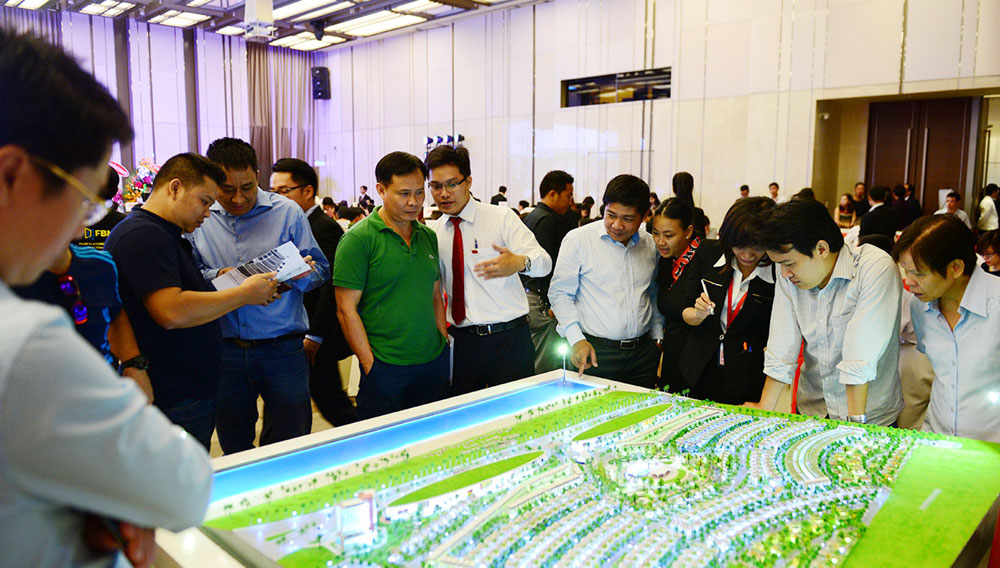 Nhà đầu tư bất động sản