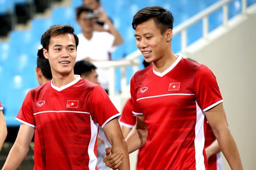 Quế Ngọc Hải chôn vùi ký ức buồn ở Bali - Ảnh 3. Bên cạnh đồng đội, đội trưởng Quế Ngọc Hải là chốt chặn quan trọng ở hàng phòng ngự tuyển Việt Nam