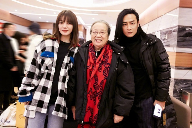 D&agrave;n sao 'Ho&agrave;n Ch&acirc;u c&aacute;ch c&aacute;ch' x&uacute;c động hội ngộ sau 20 năm