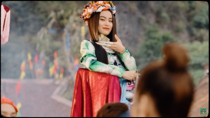 Hoàng Thùy Linh ngụ ý buông bỏ chuyện cũ