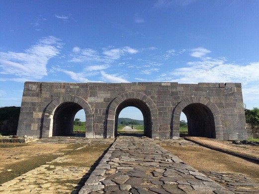 Hoàn thành tu sửa mái vòm và bảo tồn cổng Nam di sản Thành Nhà Hồ - Ảnh 1.