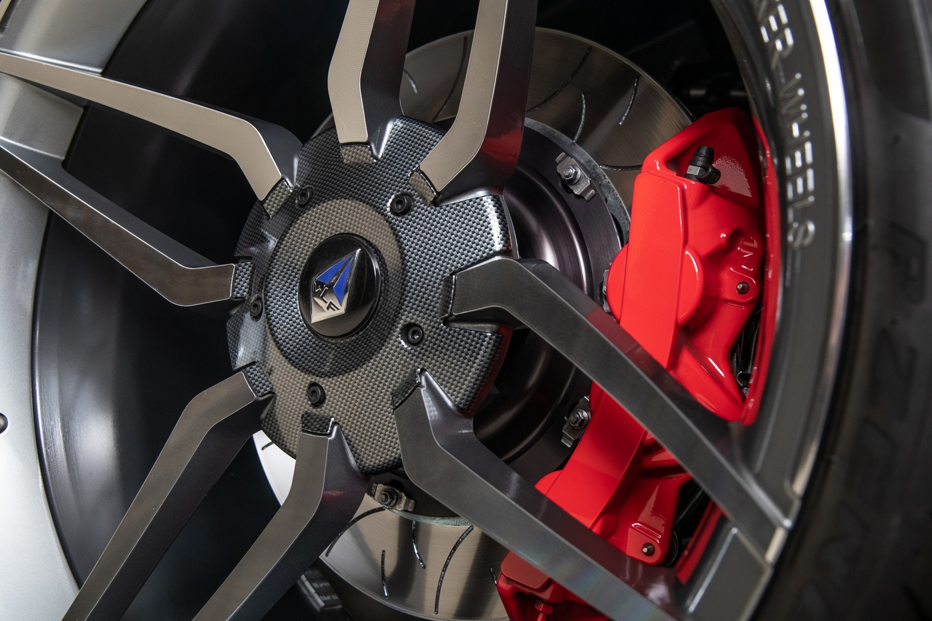 Siêu xe thể thao động cơ V10 hàng hiếm, cả thế giới chỉ có 5 chiếc