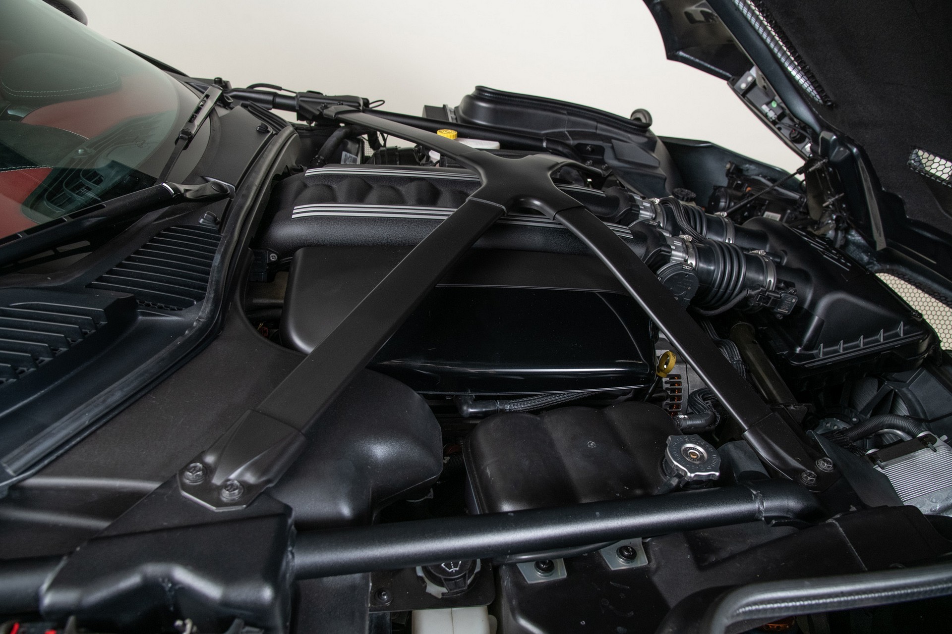 Siêu xe thể thao động cơ V10 hàng hiếm, cả thế giới chỉ có 5 chiếc