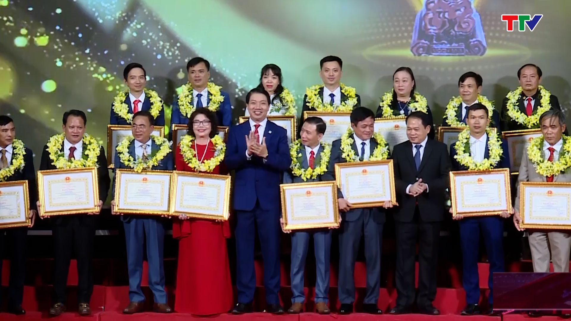 Tôn vinh doanh nhân và sản phẩm hàng hóa tiêu biểu tỉnh Thanh Hóa năm 2022 - Ảnh 7.