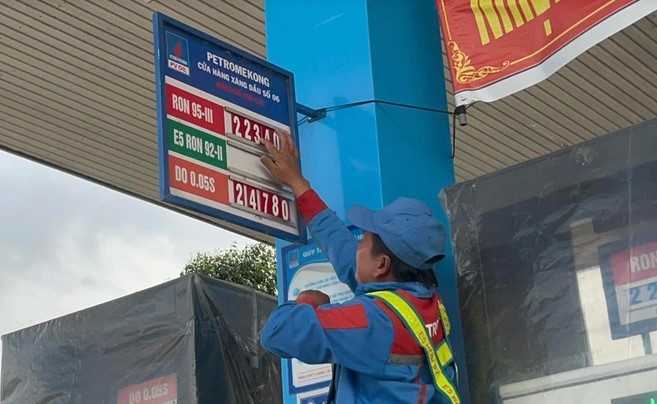Giá xăng dầu đồng loạt tăng tiếp từ chiều nay - Ảnh 1.