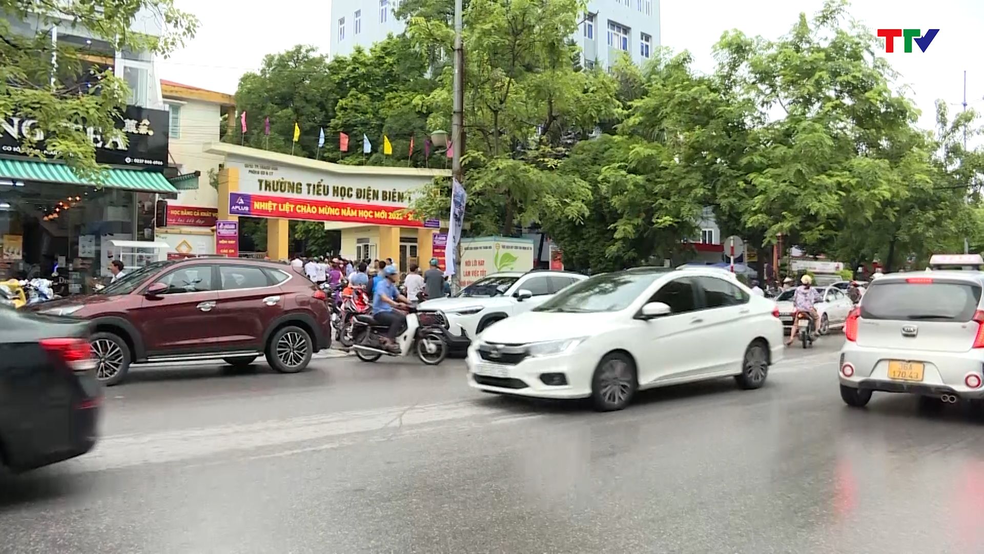 Nan giải việc đậu đỗ xe tại thành phố Thanh Hóa - Ảnh 2.