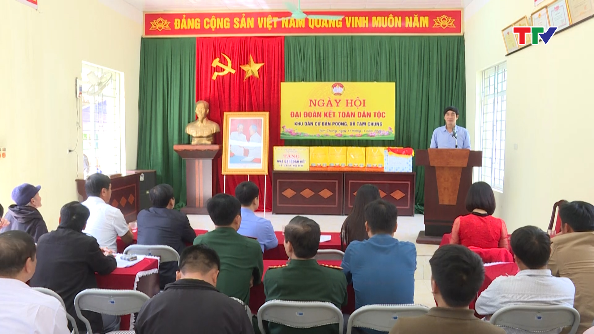 Trưởng Ban Nội chính Tỉnh ủy Nguyễn Ngọc Tiến dự Ngày hội Đại đoàn kết dân tộc tại Mường Lát - Ảnh 2.