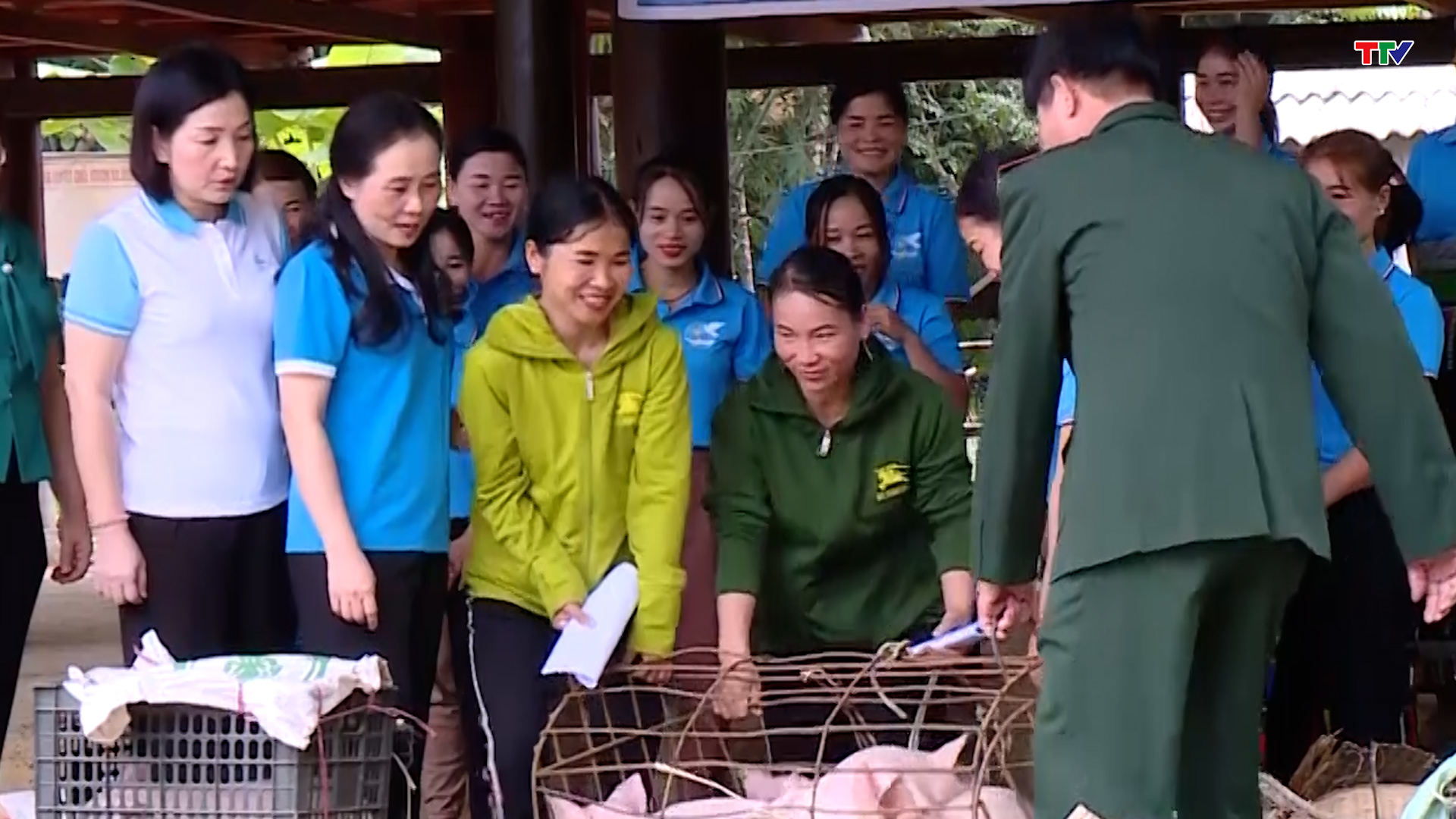 Hội LHPN tỉnh Thanh Hóa hỗ trợ con giống cho phụ nữ nghèo - Ảnh 2.