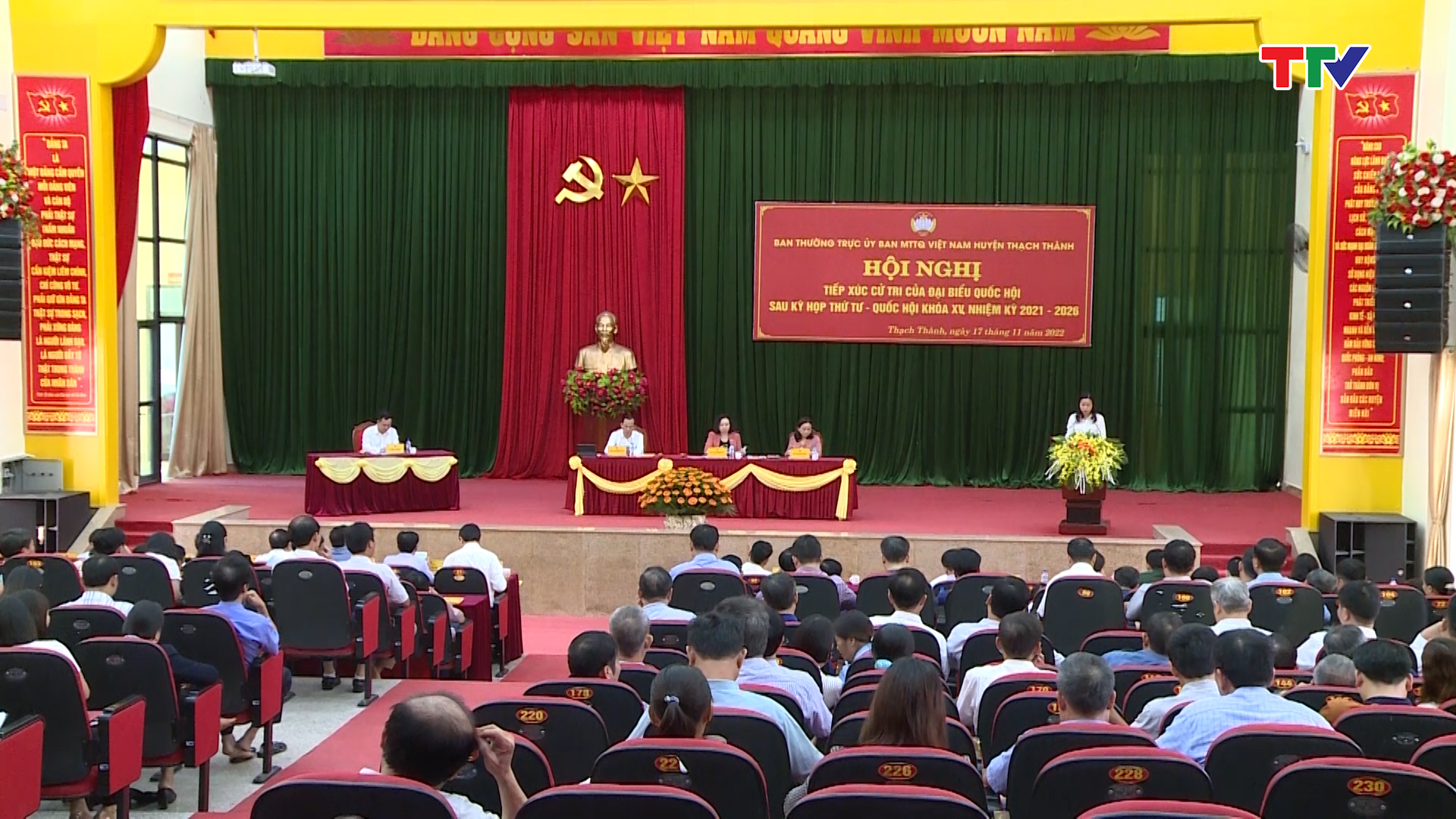 Đoàn Đại biểu Quốc hội tỉnh Thanh Hóa tiếp xúc cử tri tại Thị xã Bỉm Sơn và huyện Thạch Thành - Ảnh 3.