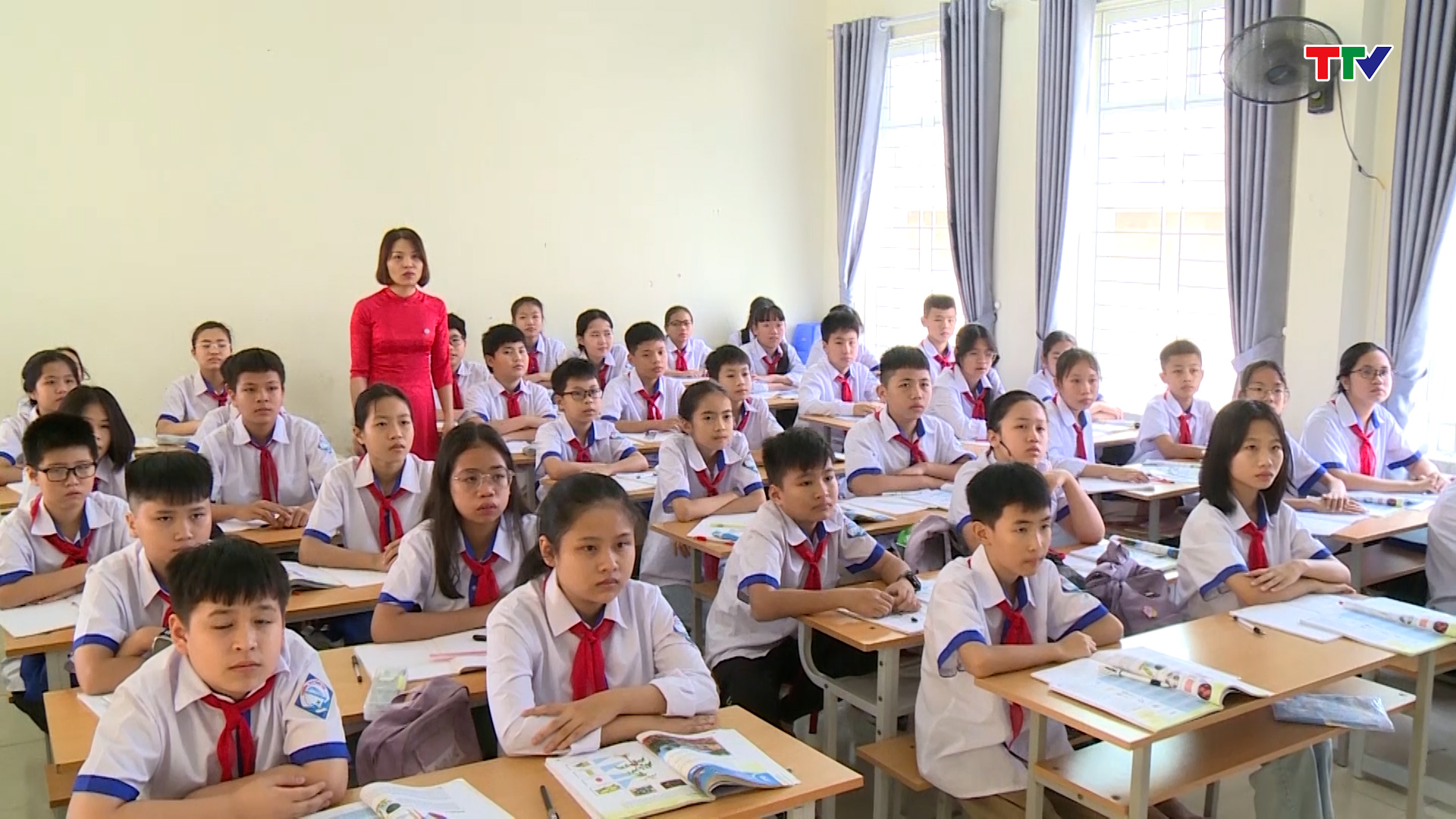 Trường THCS đầu tiên của thành phố Thanh Hóa đạt Chuẩn quốc gia mức độ 2 - Ảnh 3.
