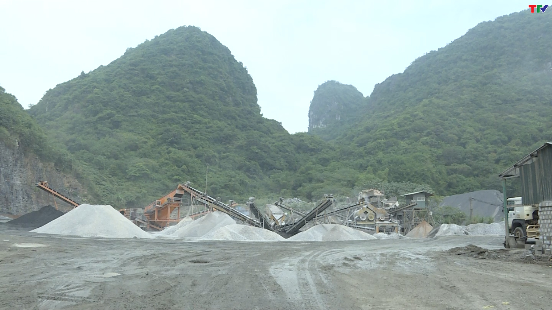Tăng cường sự lãnh đạo của Đảng đối với công tác quản lý khai thác khoáng sản trên địa bàn tỉnh Thanh Hoá - Ảnh 7.