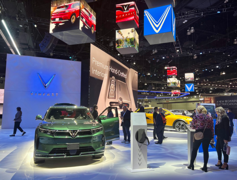 Triển lãm ô tô Los Angeles giới thiệu các công nghệ và mẫu xe mới - Ảnh 1.