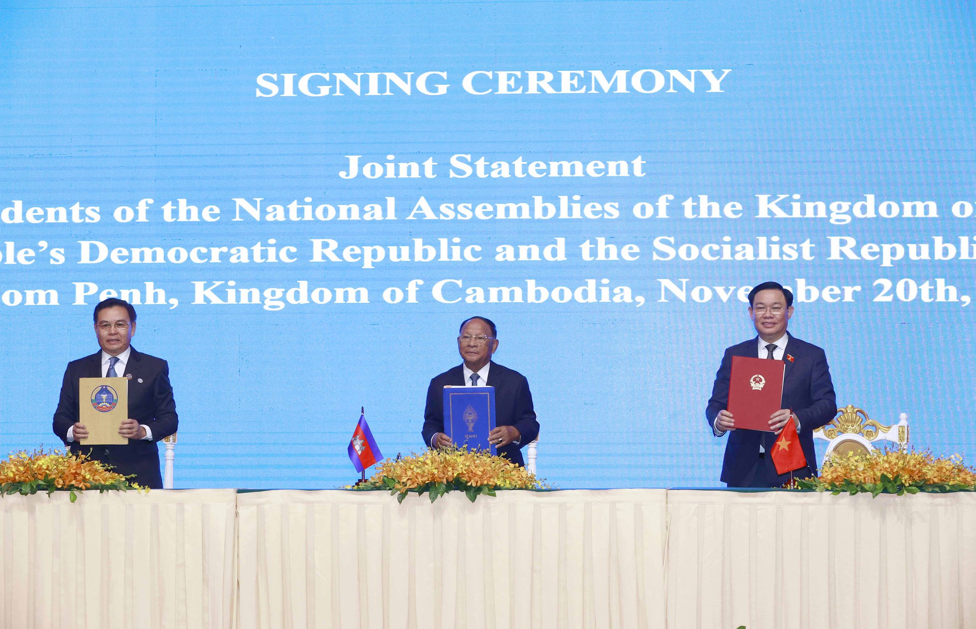 Lễ ký tuyên bố chung Hội nghị cấp cao Quốc hội Campuchia, Lào, Việt Nam - Ảnh 3.