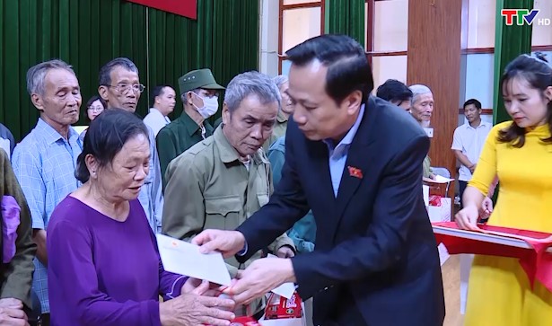 Đại biểu Quốc hội tiếp xúc cử tri huyện Yên Định và Vĩnh Lộc - Ảnh 3.