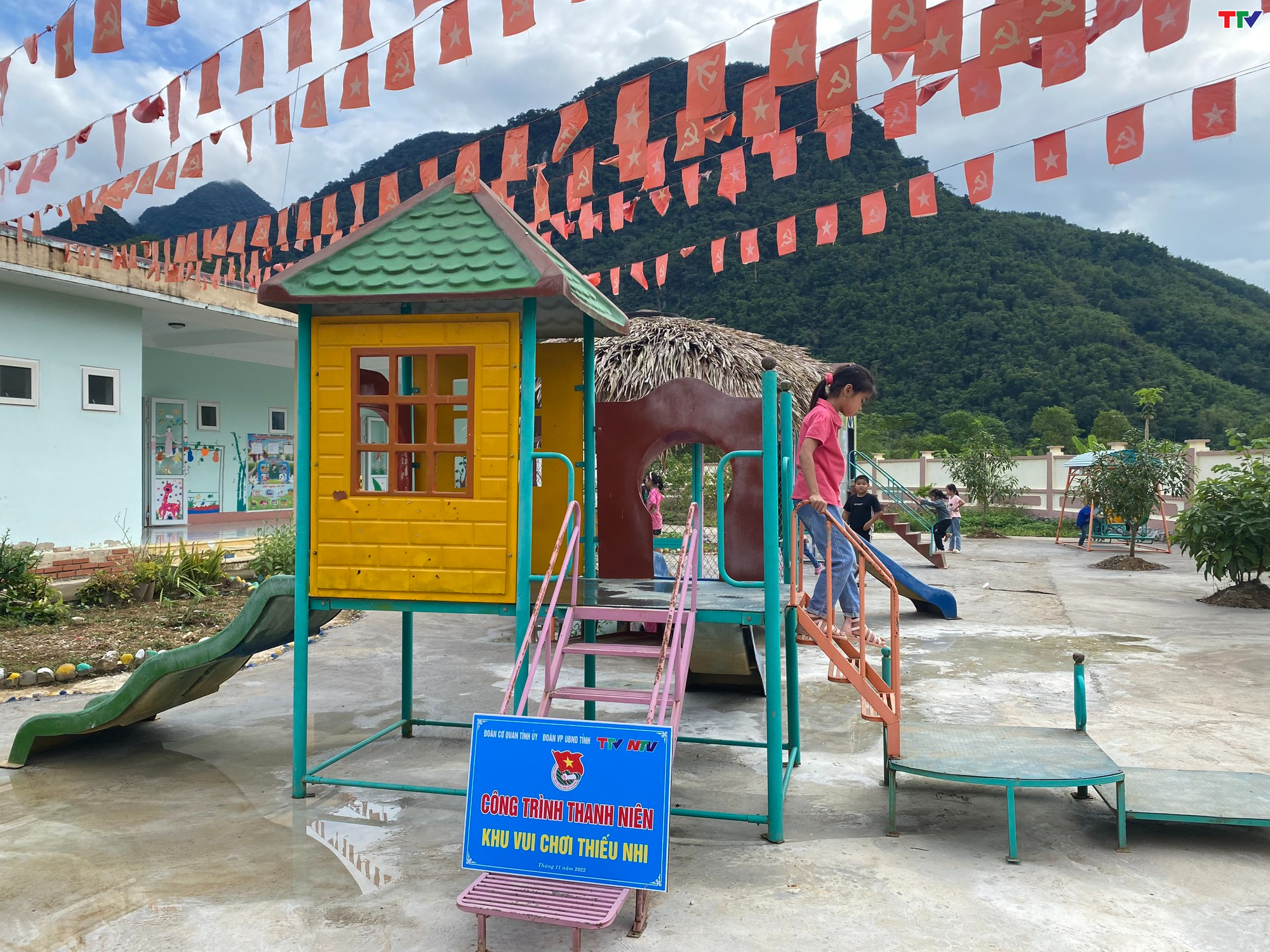 Chương trình tình nguyện &quot;Vì trẻ em vùng cao năm 2022&quot; tại xã Phú Lệ, huyện Quan Hoá - Ảnh 6.