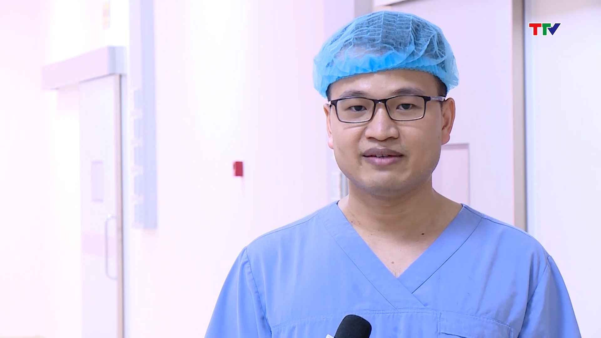 Bệnh viện Ung bướu Thanh Hóa ứng dụng kỹ thuật cao trong điều trị u tuyến giáp - Ảnh 3.