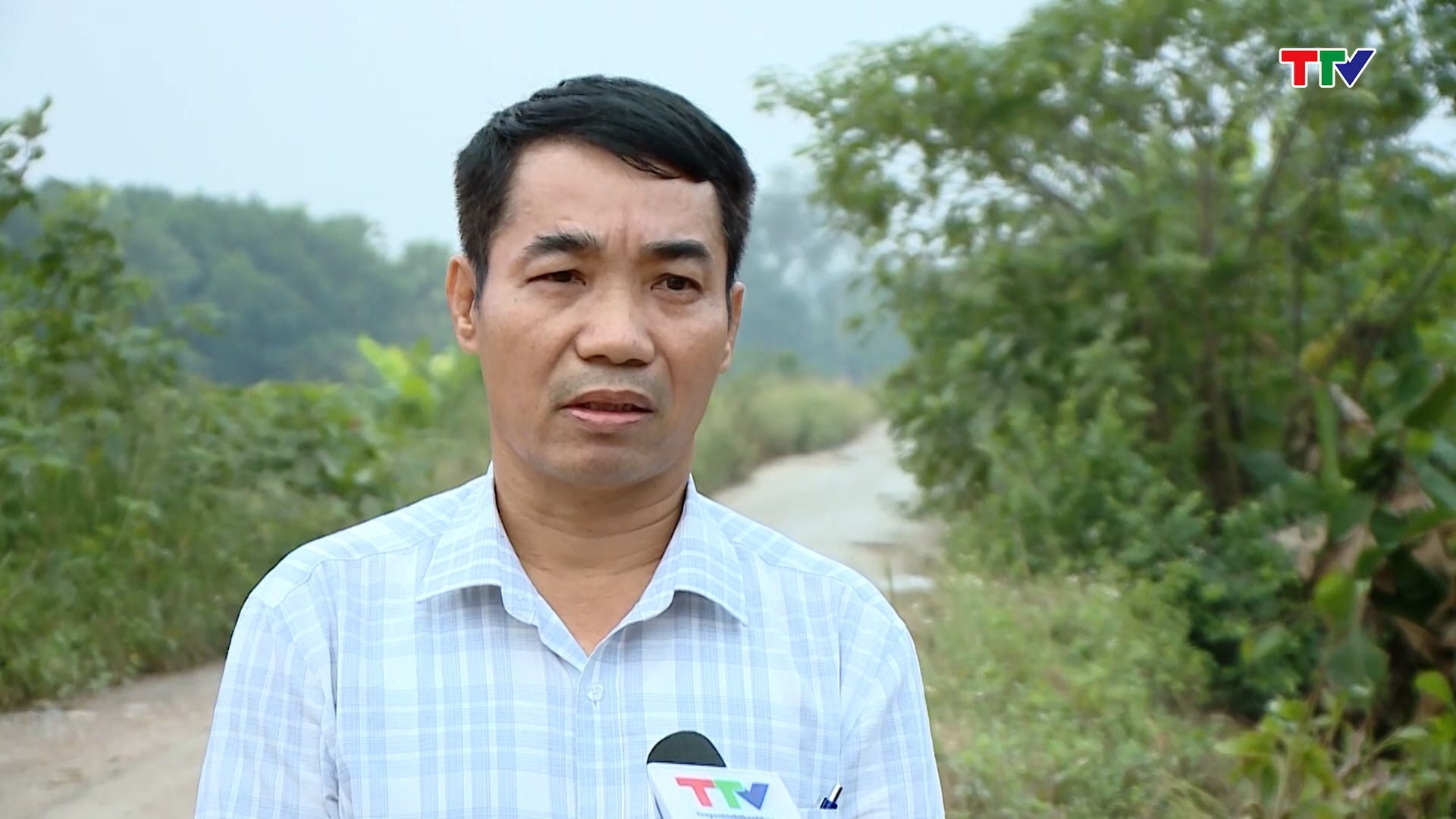 Đê tả sông Yên đoạn qua làng Vũ Yên, thị trấn Nông Cống xuống cấp gây mất an toàn giao thông - Ảnh 3.