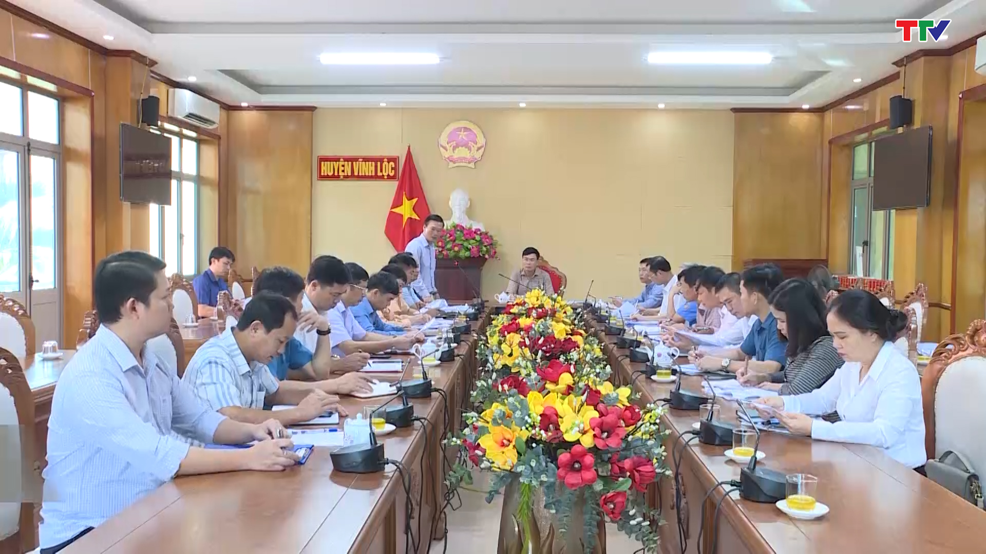 Huyện Vĩnh Lộc cần phát huy vai trò chính quyền cơ sở đảm bảo trật tự an toàn giao thông - Ảnh 2.