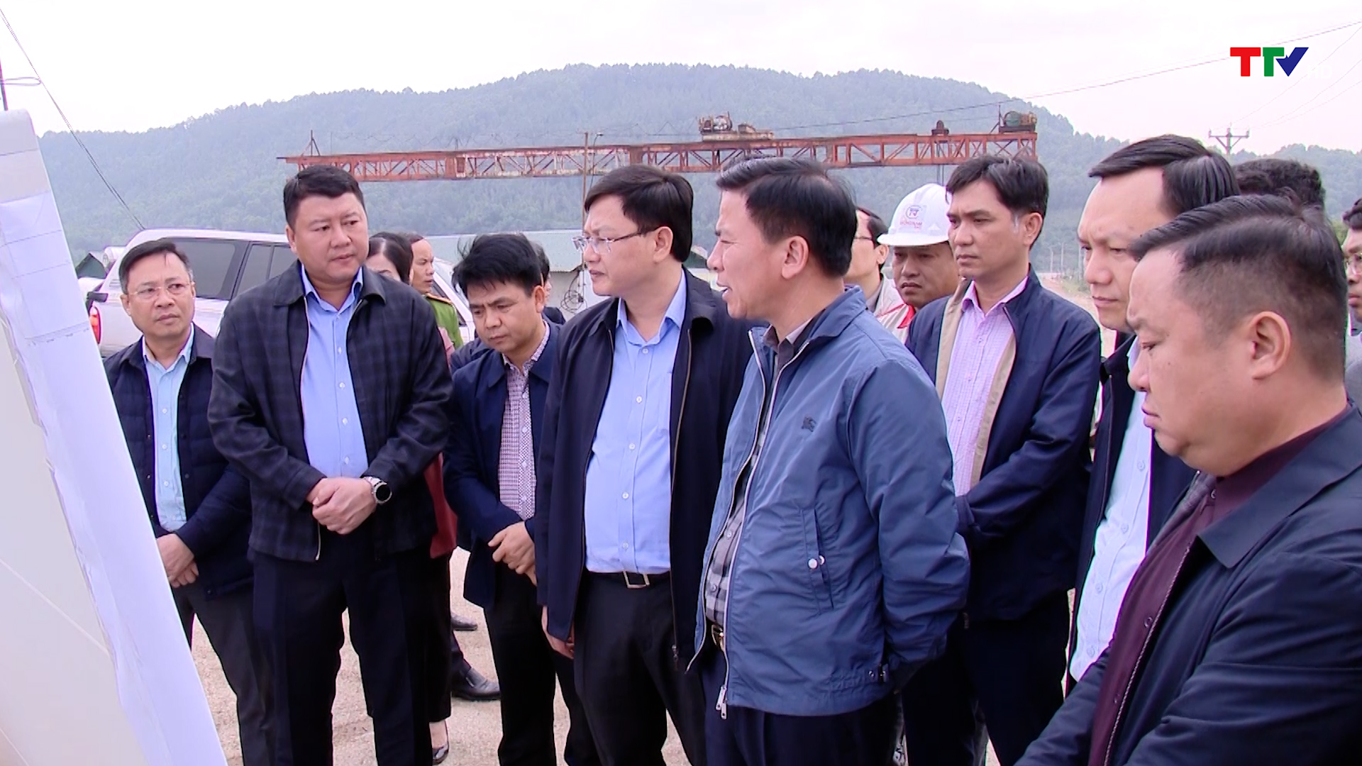 Đẩy nhanh tiến độ các dự án đầu tư  trọng điểm tại huyện Hoằng Hóa - Ảnh 7.