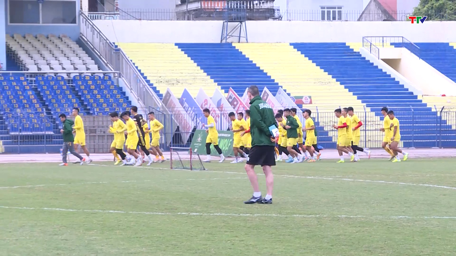 Câu lạc bộ bóng đá Đông Á Thanh Hoá chính thức ra mắt huấn luyện viên trưởng và hội quân trở lại cho mùa giải 2023 - Ảnh 4.