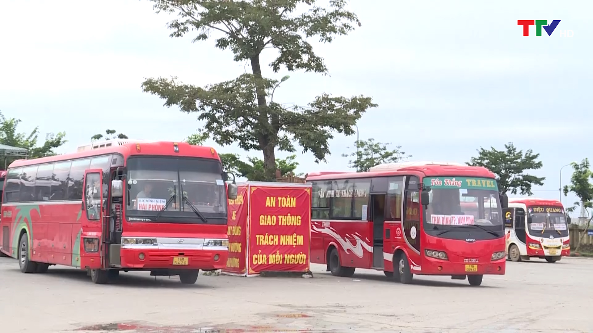 Thanh Hóa: Các đơn vị kinh doanh vận tải bằng xe ô tô xây dựng kế hoạch vận tải Tết Dương lịch, Tết Nguyên đán và Lễ hội xuân 2023 - Ảnh 2.