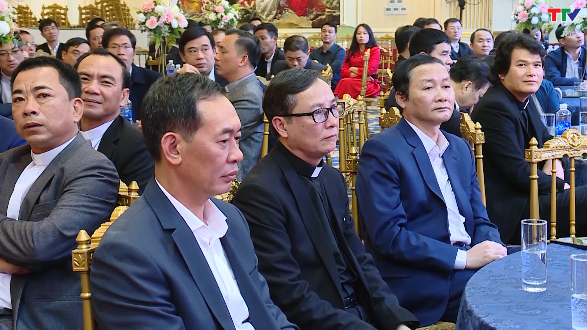 Lãnh đạo tỉnh gặp mặt chức sắc Công giáo nhân dịp Giáng sinh 2022 - Ảnh 2.