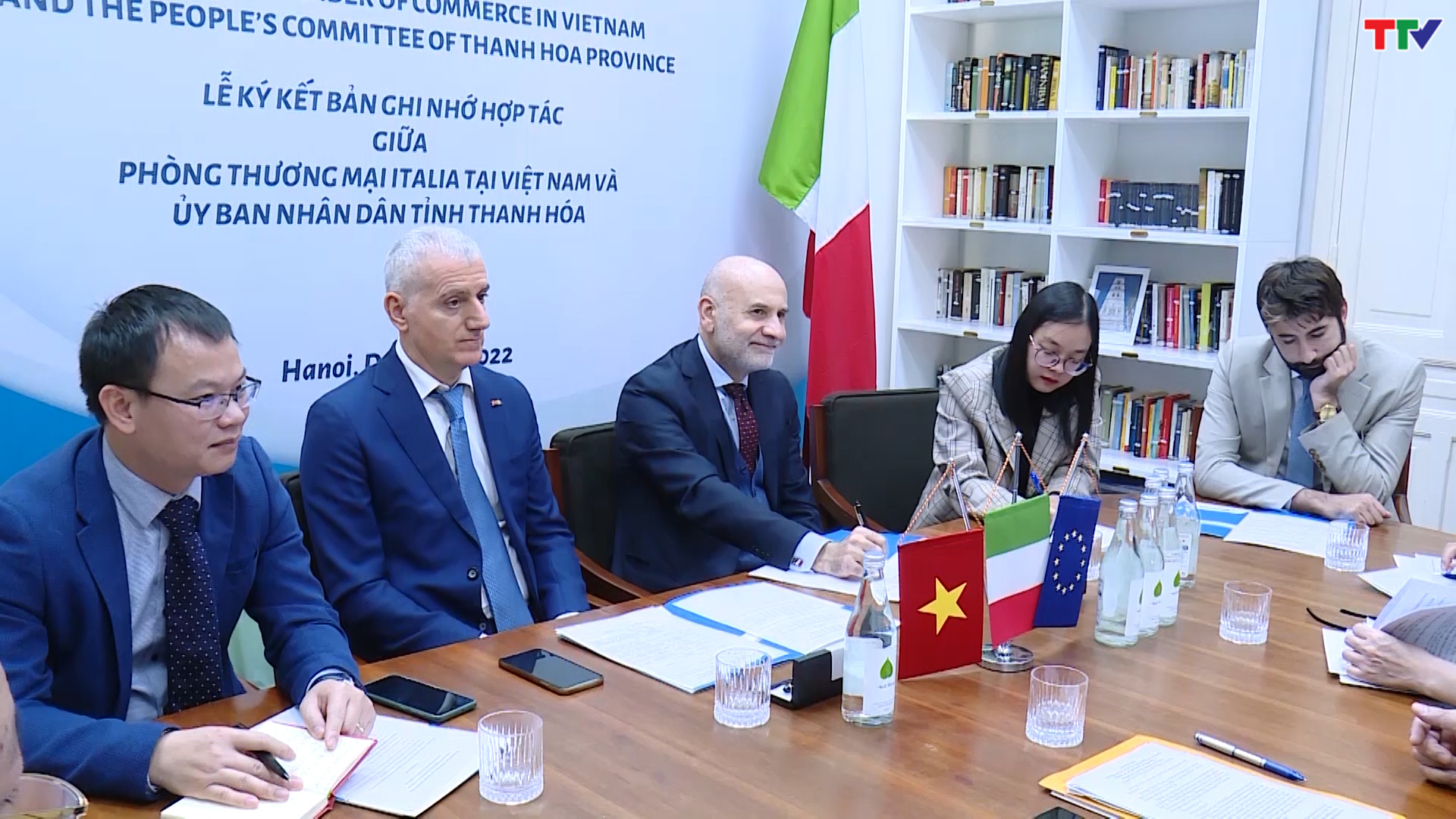 UBND tỉnh Thanh Hóa ký kết bản ghi nhớ hợp tác với Phòng thương mại Italia tại Việt Nam - Ảnh 3.