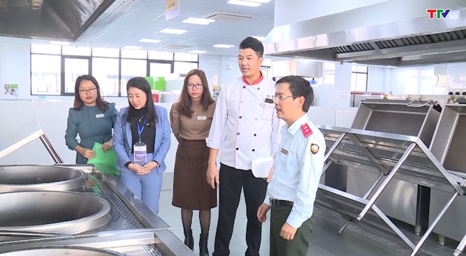 Thành phố Thanh Hóa: Giám sát bảo đảm an toàn thực phẩm trong trường học - Ảnh 2.