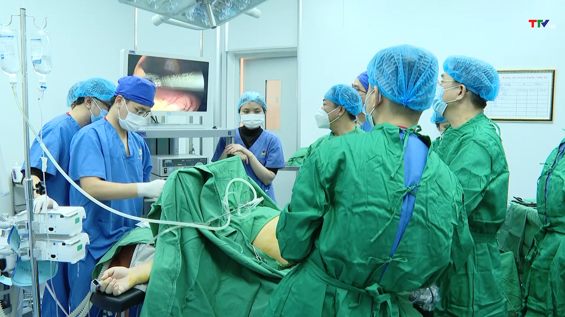 Bệnh viện Ung bướu Thanh Hóa tiếp nhận chuyển giao thành công kỹ thuật cắt gan trong điều trị ung thư gan  - Ảnh 2.