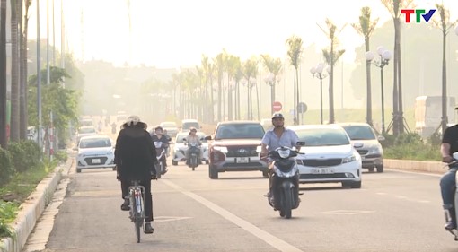 Mất an toàn giao thông từ hành vi đi ngược chiều tại thành phố Thanh Hoá - Ảnh 2.