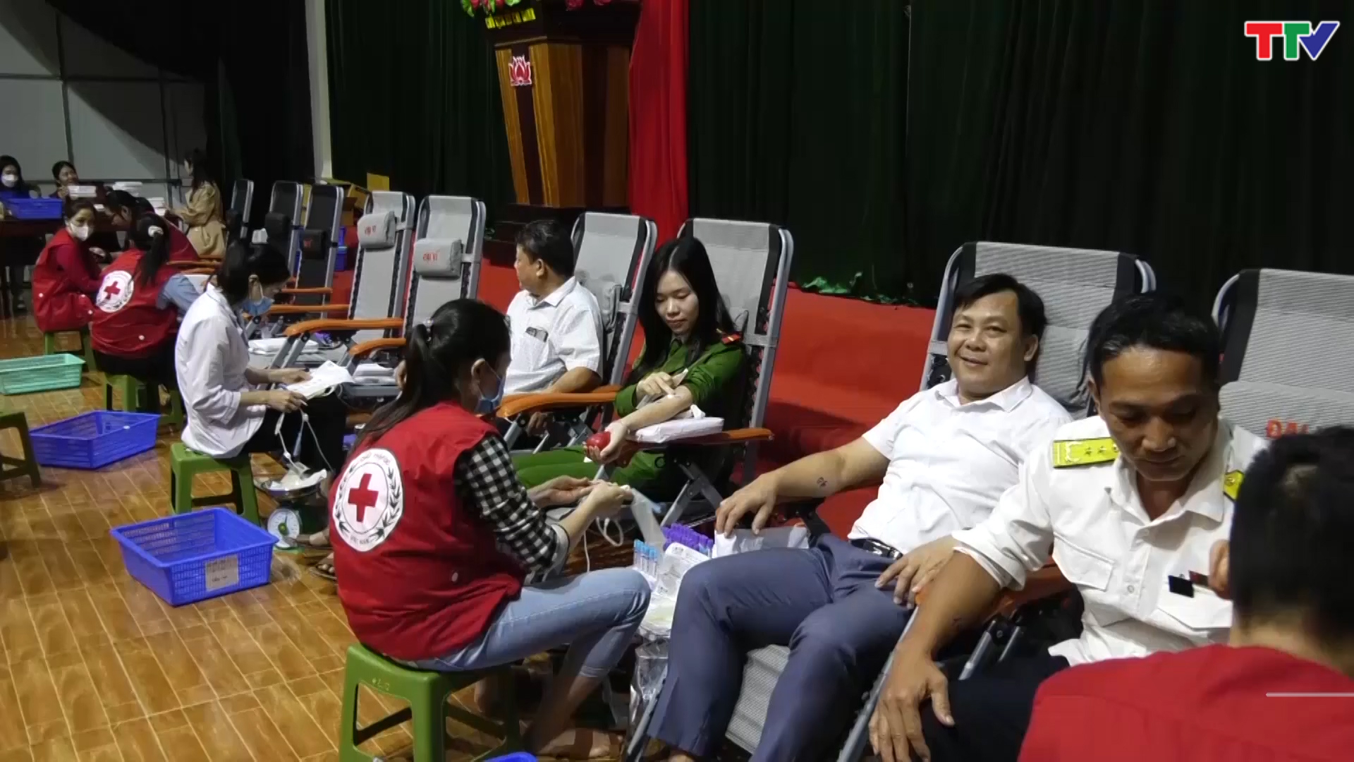 Huyện Thường Xuân: Thu gần1.300 đơn vị máu tại ngày Hội hiến máu tình nguyện năm 2022 - Ảnh 2.