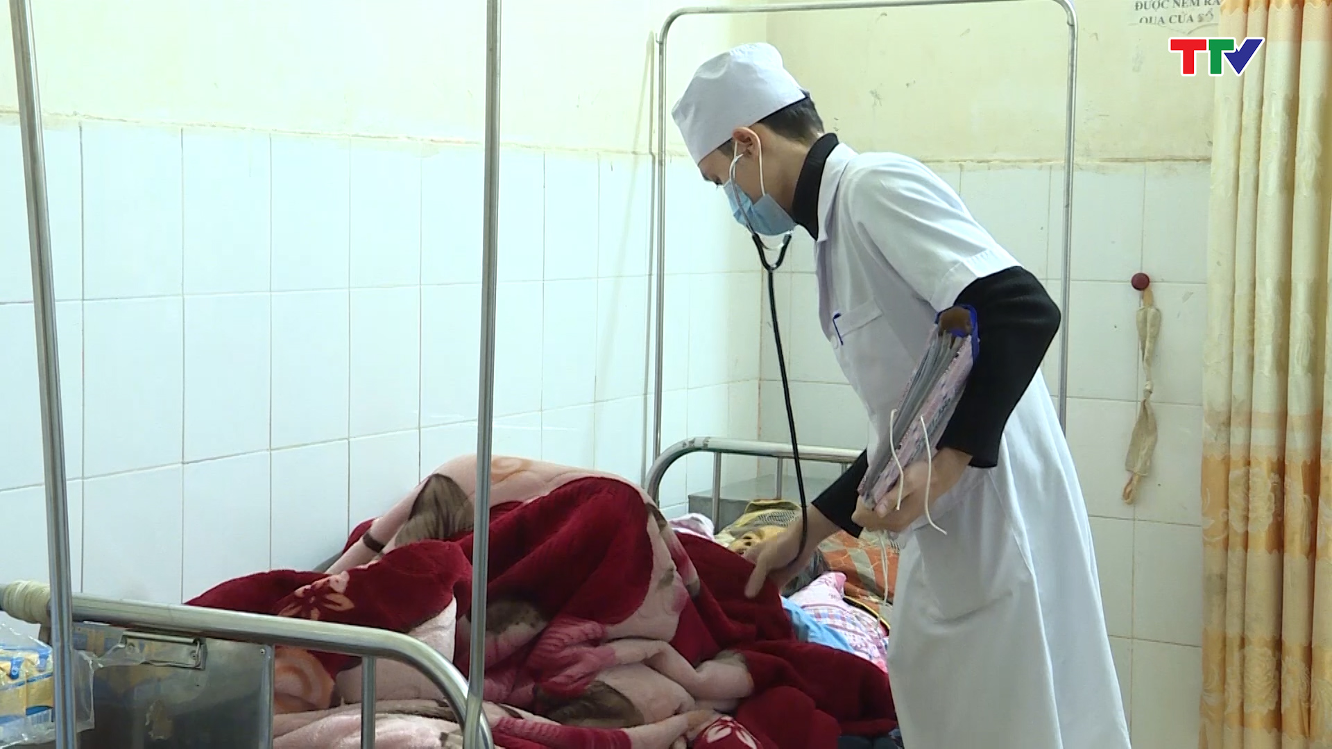 Bệnh viện Đa khoa huyện Quan Sơn thiếu c&aacute;n bộ y tế - Ảnh 3.