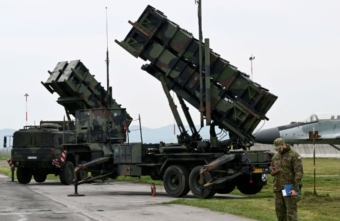 Mỹ cung cấp gói viện trợ quân sự 1,8 tỷ USD cho Ukraine, gồm cả hệ thống tên lửa Patriot - Ảnh 1.