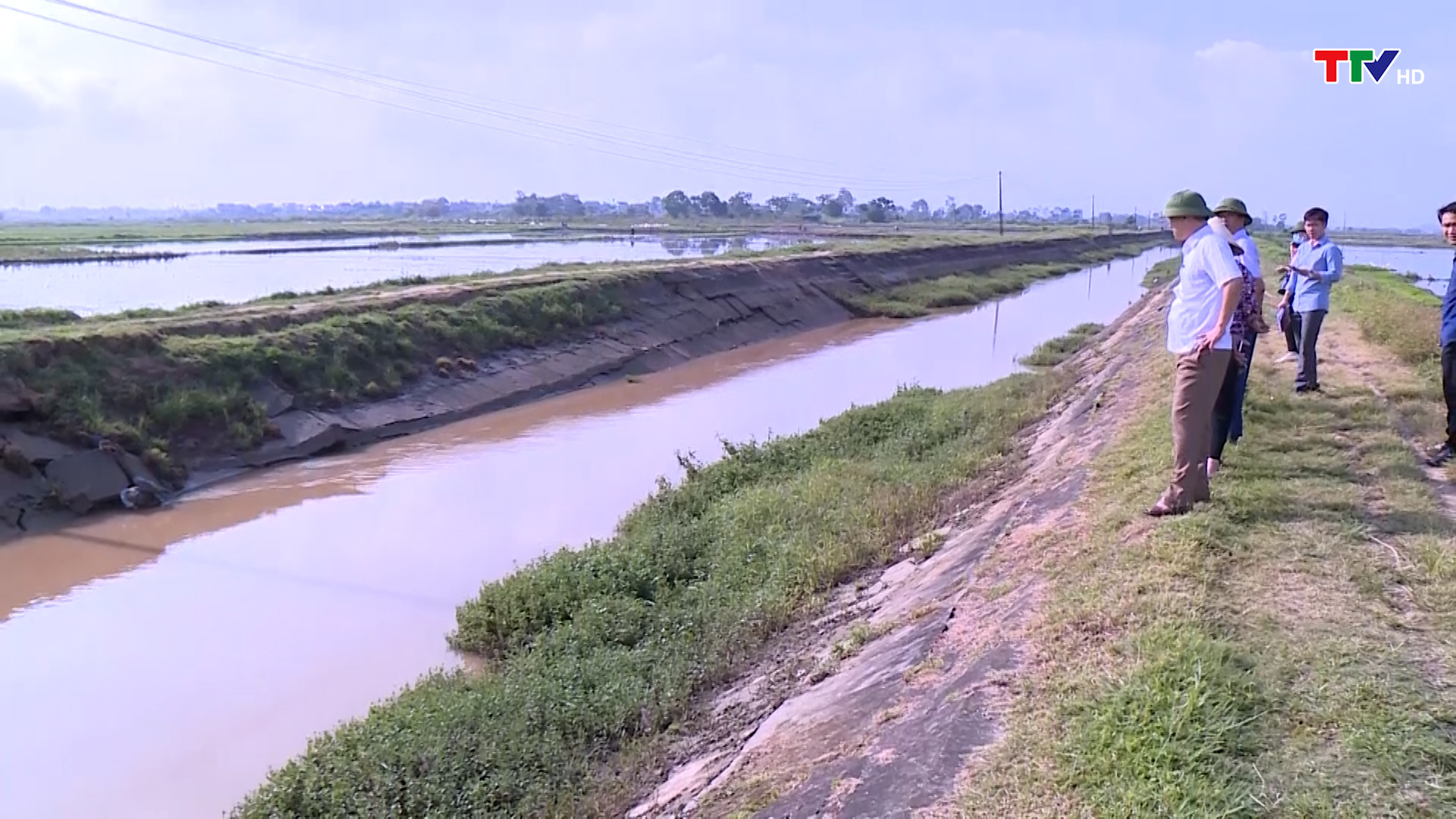 Thanh Hoá triển khai nhiều giải pháp chống sạt lở bờ sông, bờ biển - Ảnh 2.