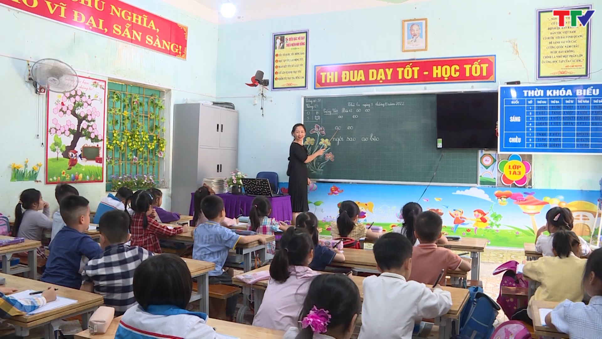 Trường Tiểu học thị trấn Cẩm Thủy nâng cao chất lượng giảng dạy, học tập - Ảnh 2.