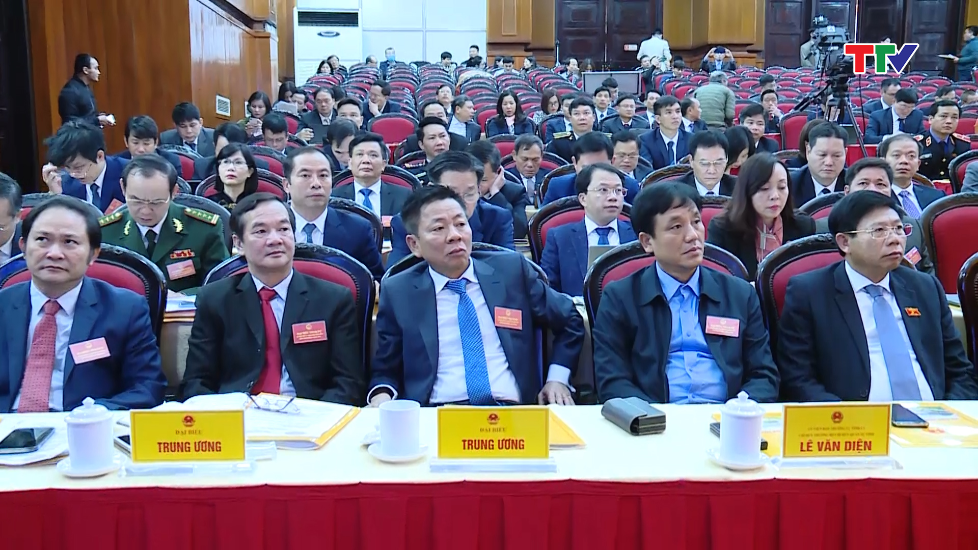 Khai mạc trọng thể Kỳ họp thứ 11, Hội đồng Nhân dân tỉnh Thanh Hóa khóa XVIII - Ảnh 3.