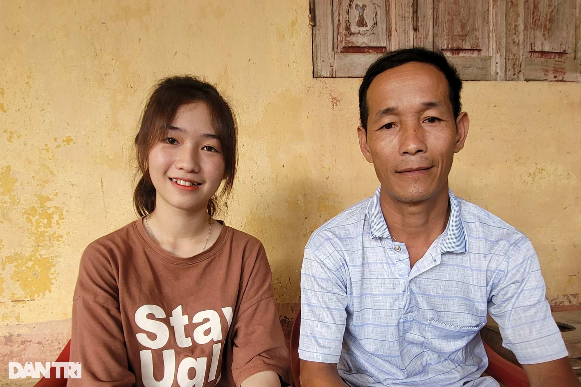 Ngưỡng mộ nữ thủ khoa khối C00 xinh đẹp ở ngôi trường huyện - Ảnh 2. Ngưỡng mộ nữ thủ khoa khối C00 xinh đẹp ở ngôi trường huyện - Ảnh 2.