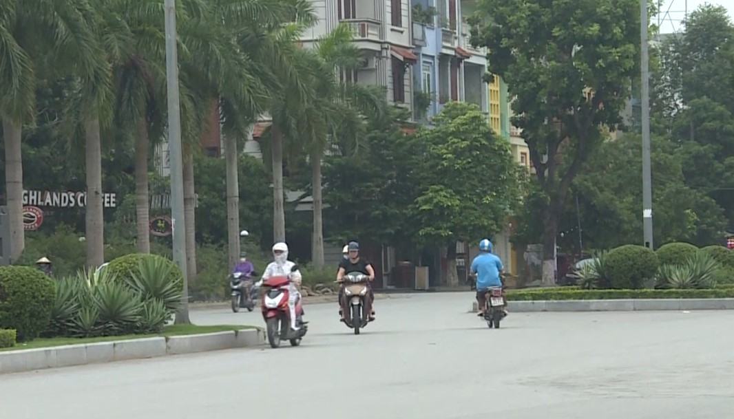 Thành phố Thanh Hoá tăng cường các giải pháp chống ùn tắc và xử lý điểm tiềm ẩn gây TNGT - Ảnh 1.