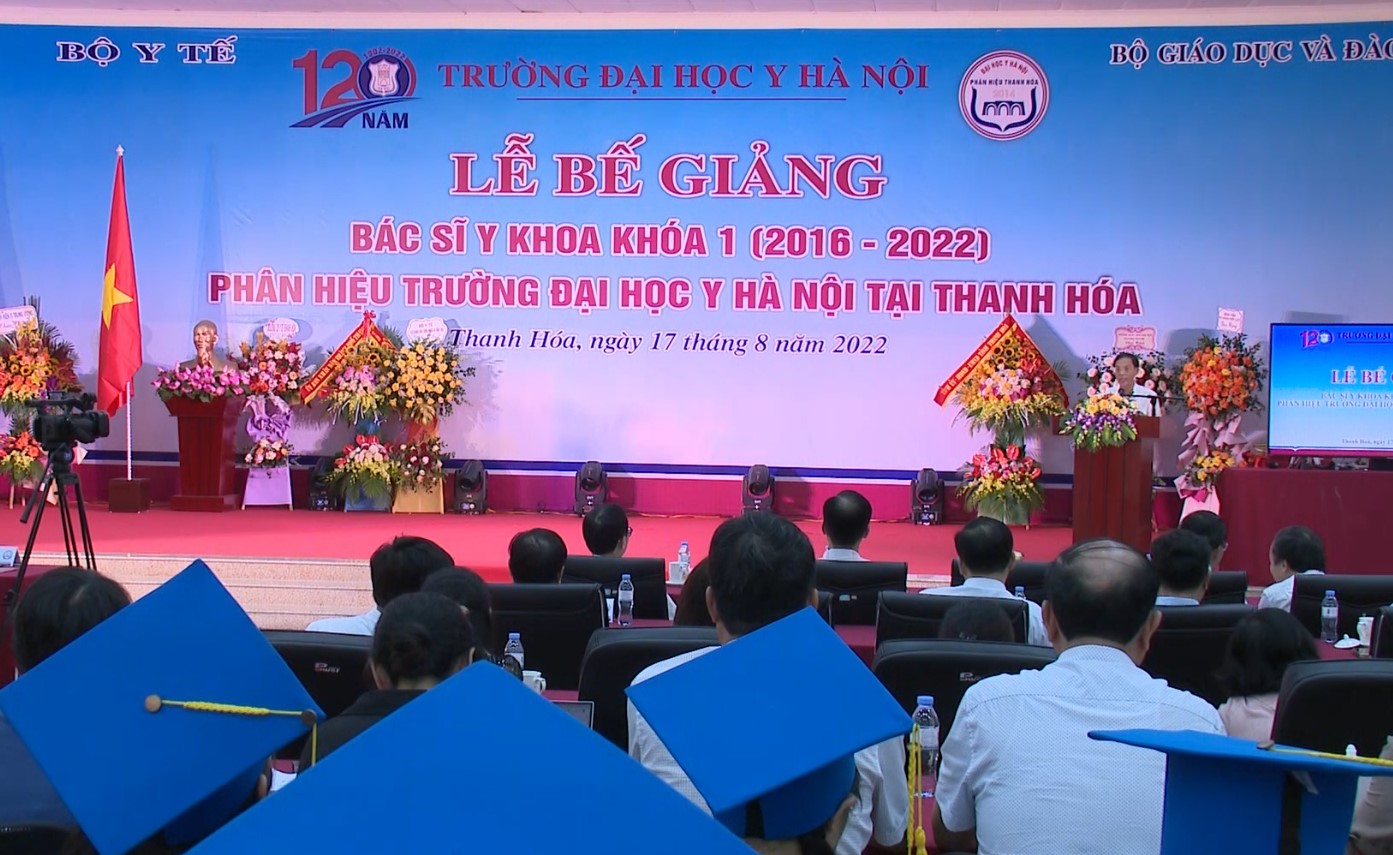 Phân hiệu Trường Đại học Y Hà Nội tại Thanh Hóa bế giảng bác sĩ y khoa khóa 1 - Ảnh 3.