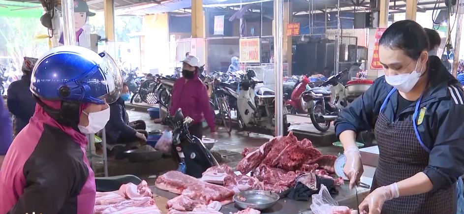 Giá thịt lợn cao đẩy CPI tháng 7 tăng 0,4% - Ảnh 1.