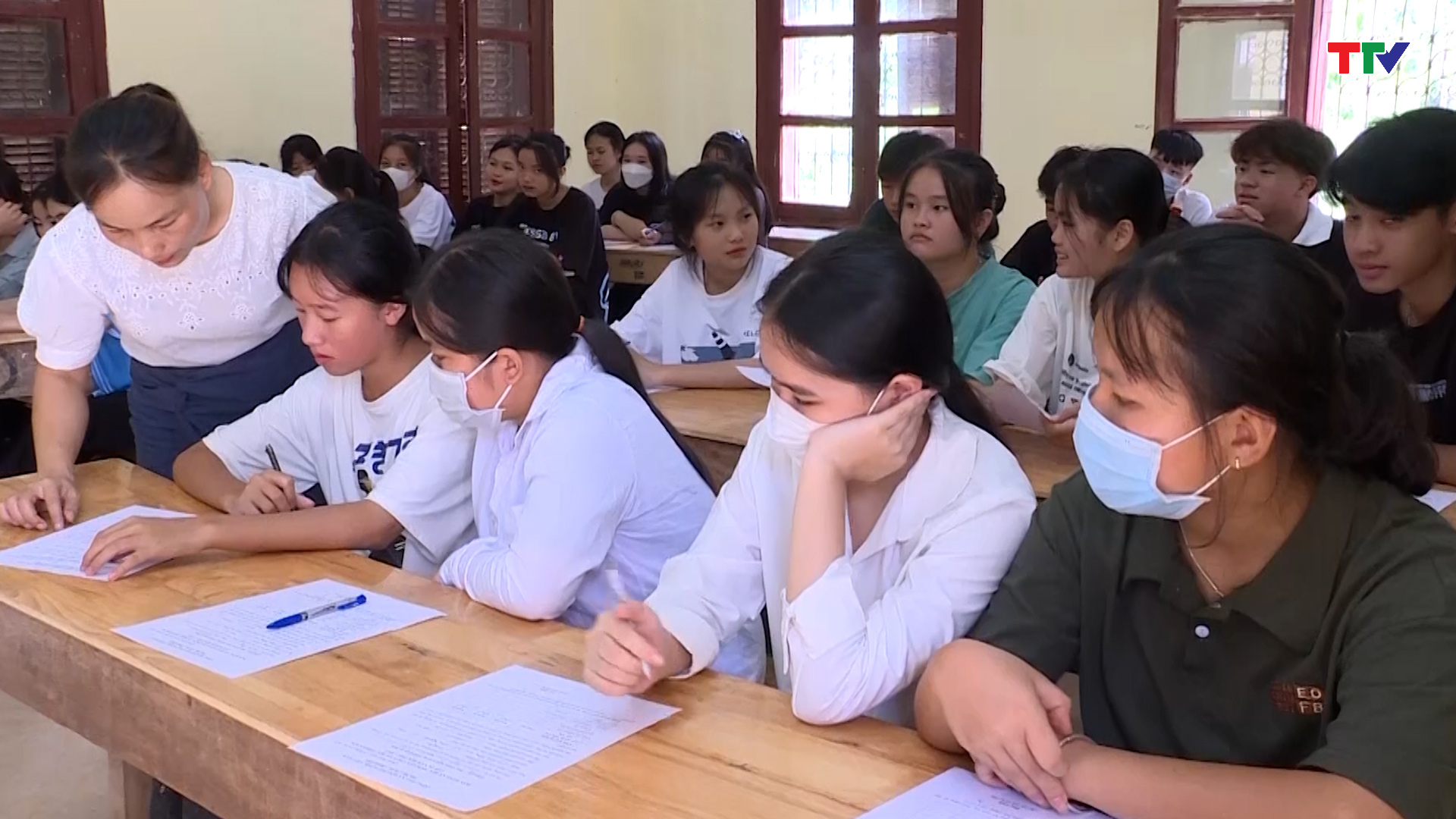 Thanh Hoá: Học sinh lớp 10 hoàn thành đăng ký tổ hợp môn tự chọn - Ảnh 2.