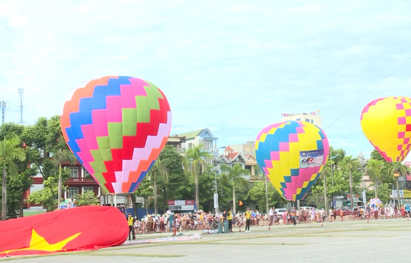Rực rỡ Lễ hội khinh khí cầu tại thành phố Thanh Hóa - Ảnh 3.