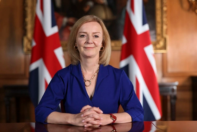 Ngoại trưởng Liz Truss dẫn trước sít sao trong cuộc đua đến chiếc ghế Thủ tướng Anh - Ảnh 1.