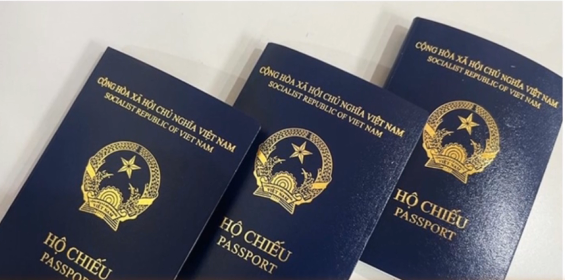 Đại sứ quán Tây Ban Nha tạm dừng cấp thị thực Schengen với hộ chiếu mẫu mới của Việt Nam - Ảnh 1.