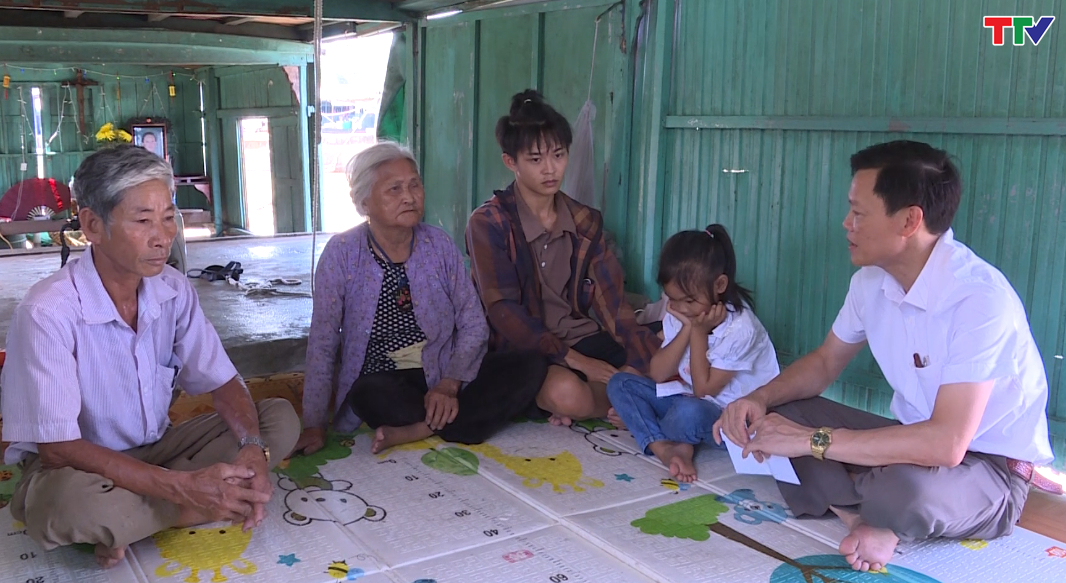 Bao giờ người làng chài hết lênh đênh? - Ảnh 3. Bao giờ người làng chài hết lênh đênh? - Ảnh 3.
