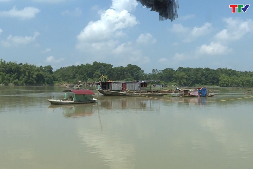 Bao giờ người làng chài hết lênh đênh? - Ảnh 6. Bao giờ người làng chài hết lênh đênh? - Ảnh 6.