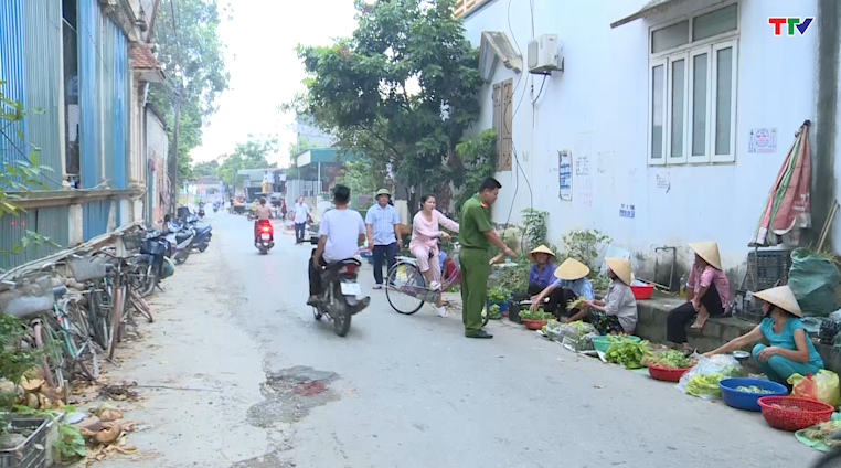 Cần chấn chỉnh tình trạng lấn chiếm hành lang an toàn giao thông đường bộ trên tuyến quốc lộ 47 đoạn qua xã Thọ Dân huyện Triệu Sơn - Ảnh 2.