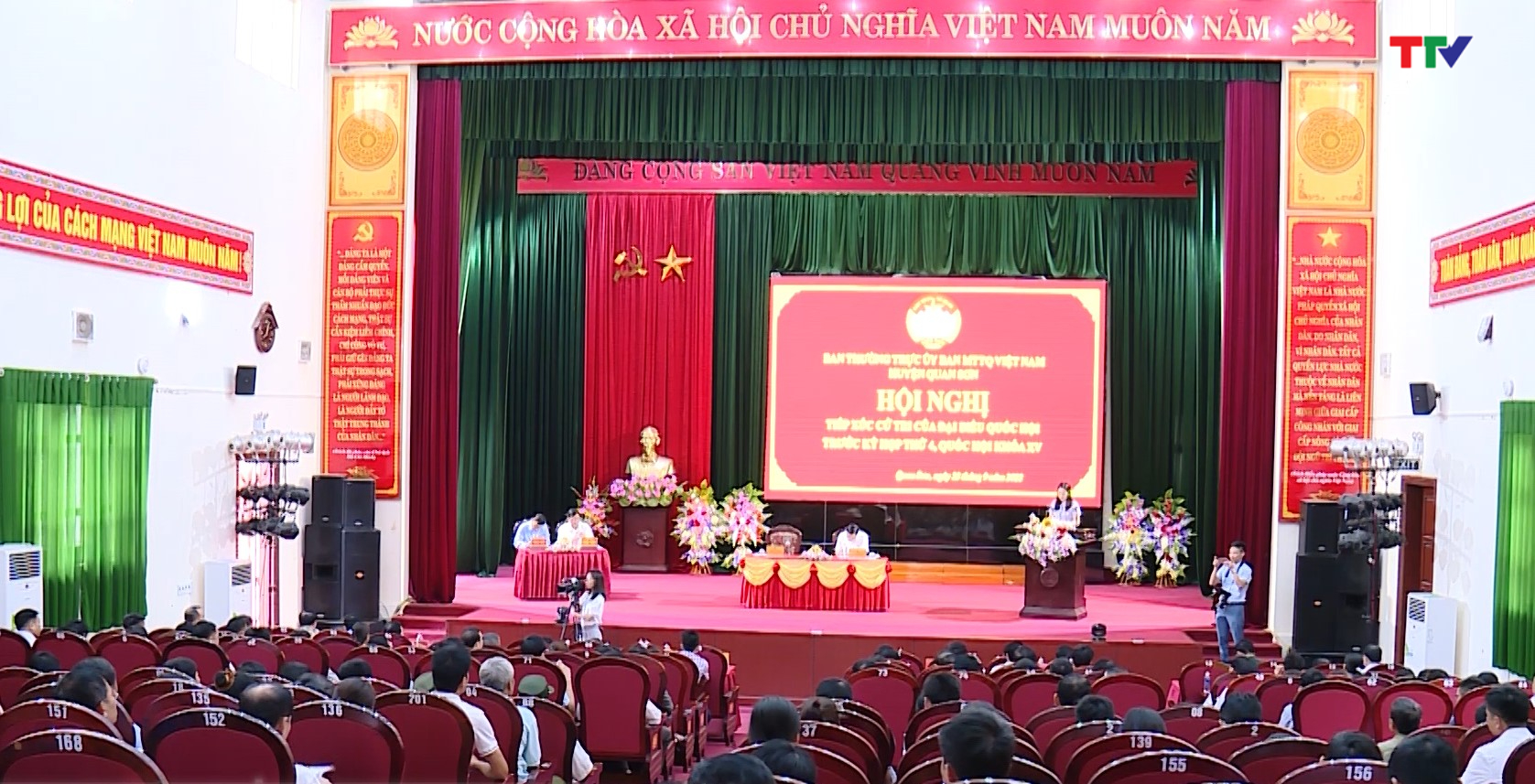 Phó Bí thư Thường trực Tỉnh uỷ Lại Thế Nguyên tiếp xúc cử tri tại huyện Quan Sơn - Ảnh 2.