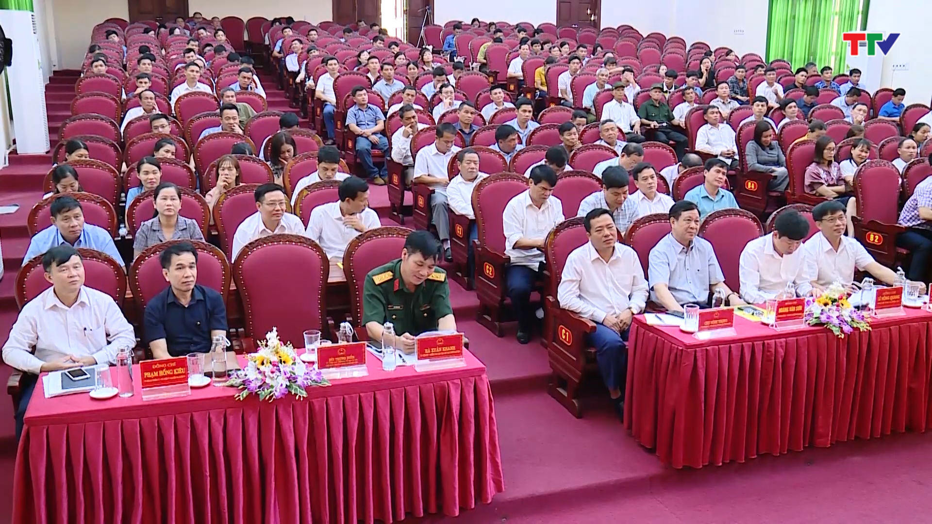 Phó Bí thư Thường trực Tỉnh uỷ Lại Thế Nguyên tiếp xúc cử tri tại huyện Quan Sơn - Ảnh 4.