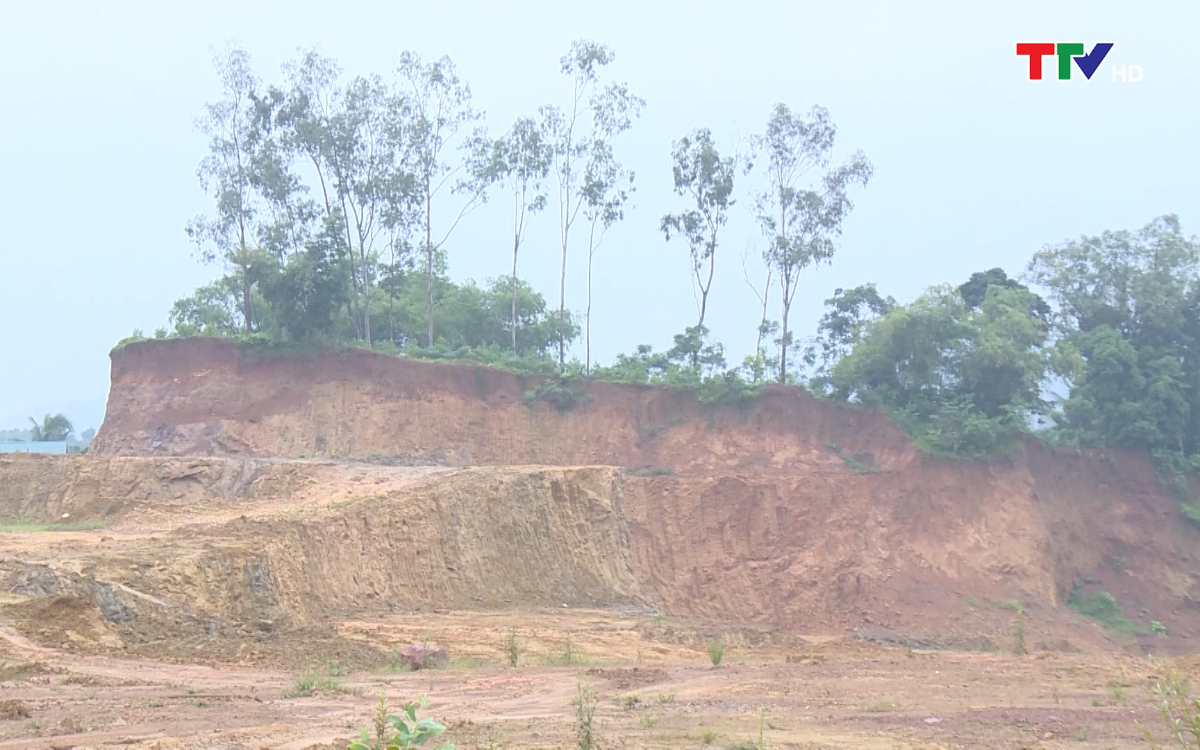 Huyện Thạch Th&agrave;nh tăng cường quản l&yacute; hoạt động c&aacute;c mỏ đất